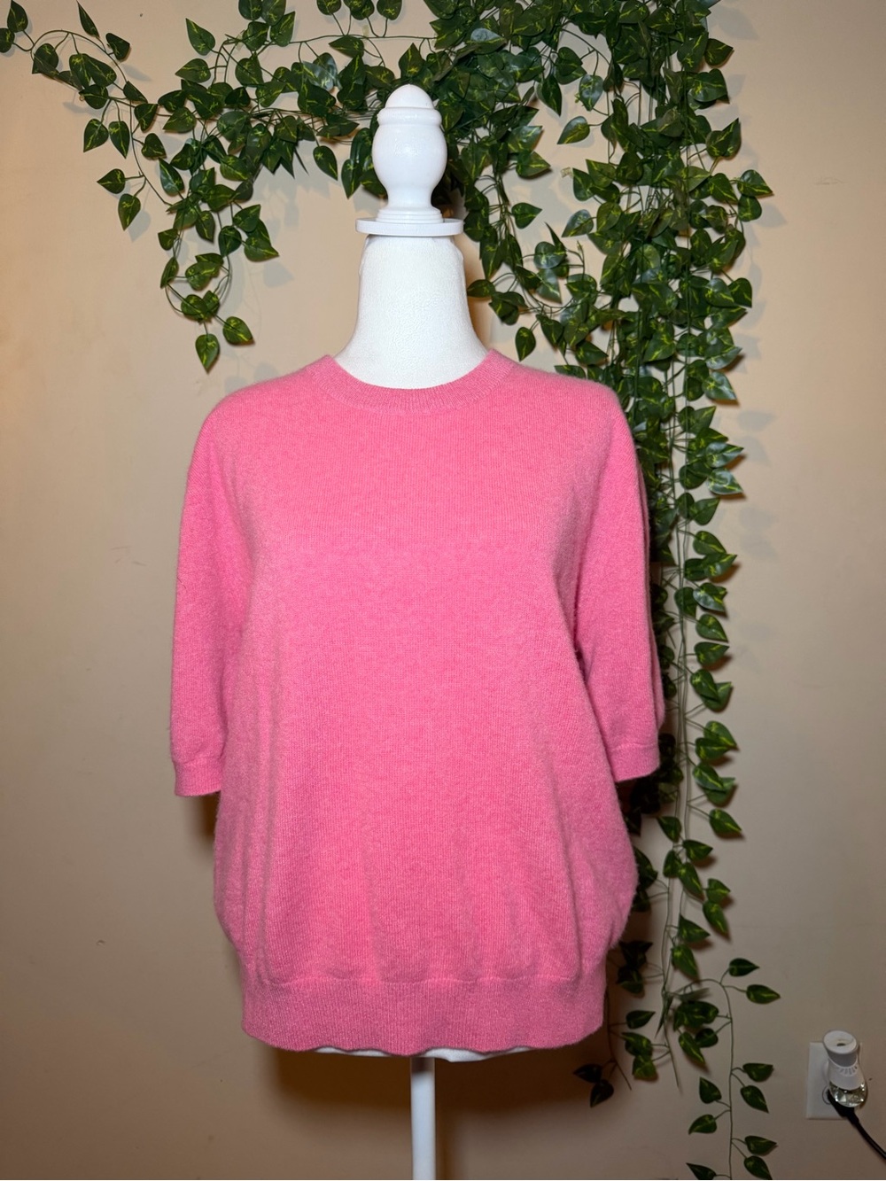 Tuckernuck Bubblegum Pink Short-Sleeve Crewneck Sweater 100% cashmere